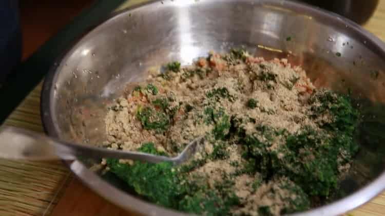 Spinaci fritti secondo una ricetta graduale con una foto