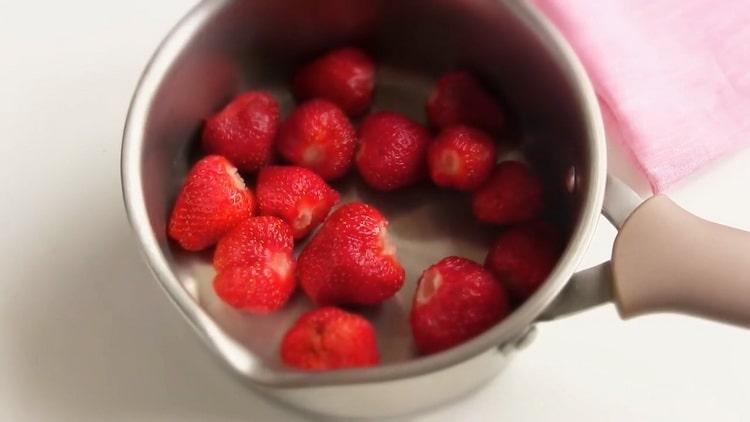 Preparare le bacche per fare il gelato