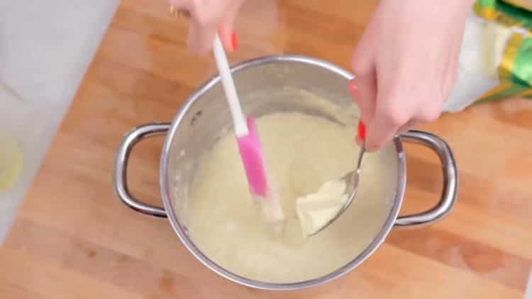 Per preparare un budino, fai bollire gli ingredienti