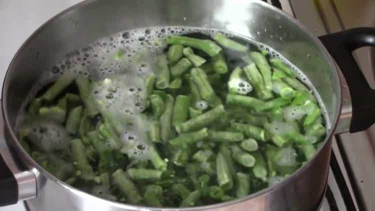 Per preparare i fagioli, preparare gli ingredienti