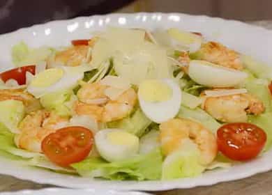 Deliziosa insalata Caesar con gamberoni 🍤