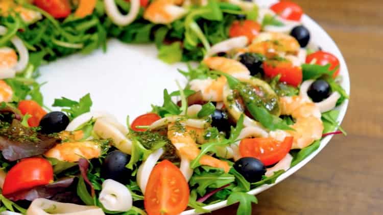 Ricetta graduale dell'insalata del calamaro e del gambero con la foto