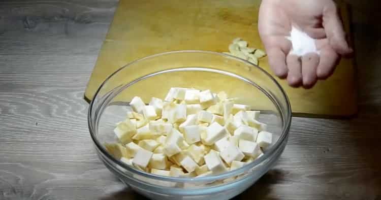 Prepara gli ingredienti per il sedano