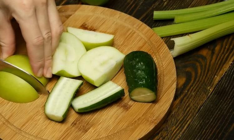 Per preparare il succo, prepara gli ingredienti