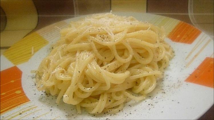 spaghetti al formaggio pronti