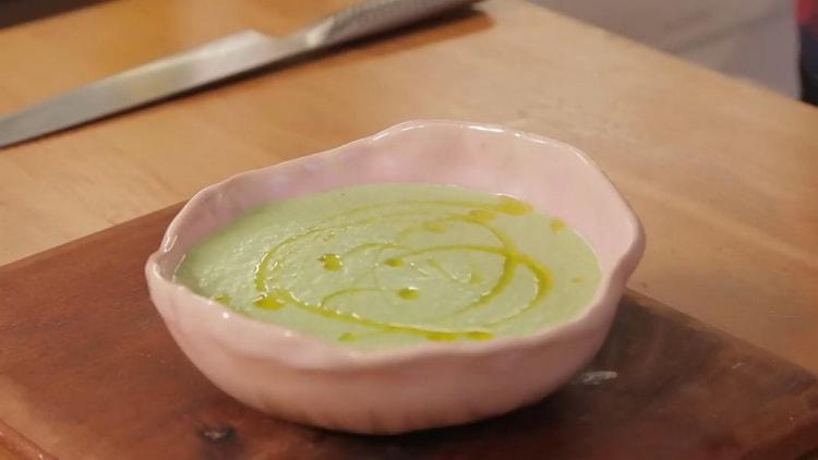 Zuppa di purea di broccoli secondo una ricetta graduale con foto