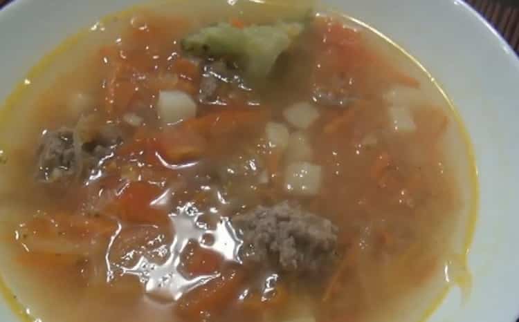 Zuppa molto gustosa e salutare con gambo di sedano