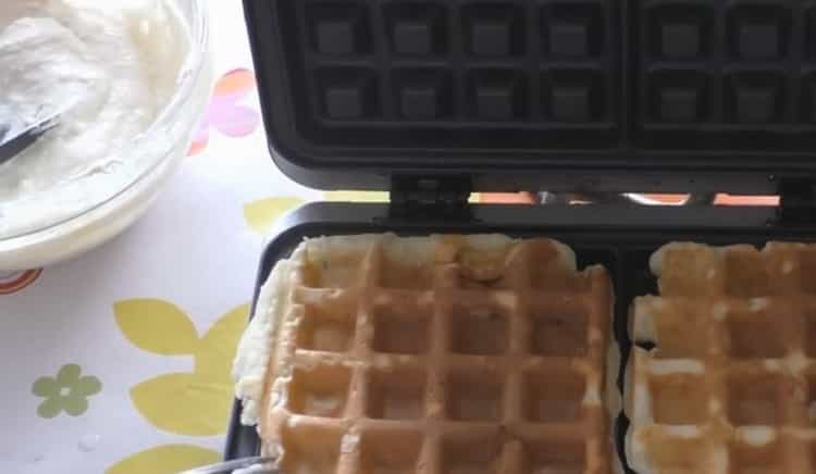 Come imparare a cucinare deliziosi waffle di ricotta in una multi-pasticceria