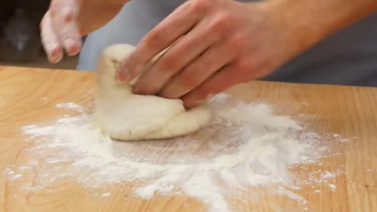 Impasto per salsicce in un impasto in padella secondo una ricetta passo dopo passo con foto