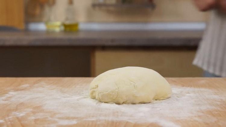 l'impasto per le salsicce nell'impasto in una padella è pronto