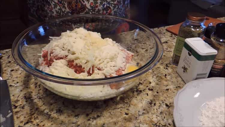 Per preparare le polpette, prepara gli ingredienti