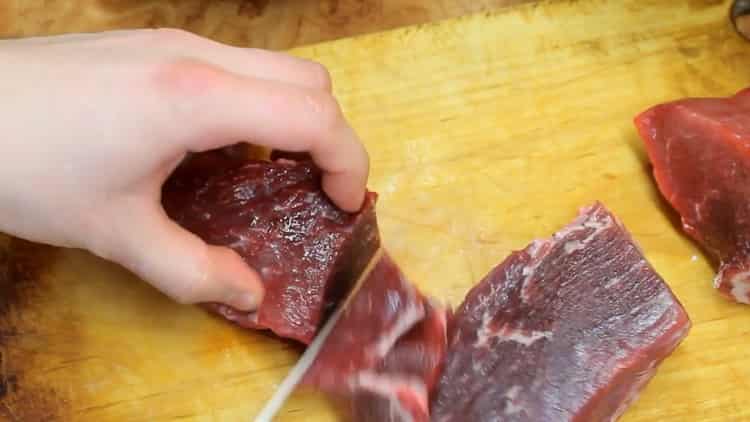 Per preparare le polpette, prepara gli ingredienti