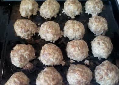 Come imparare a cucinare deliziose polpette con riso tritato