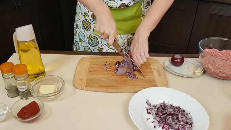 Per preparare le polpette, prepara gli ingredienti