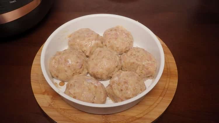 Preparare le polpette per preparare le polpette.