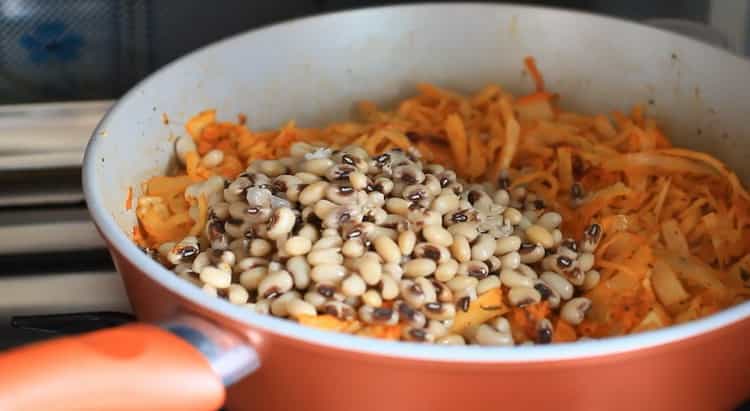 Aggiungi i fagioli per cucinare