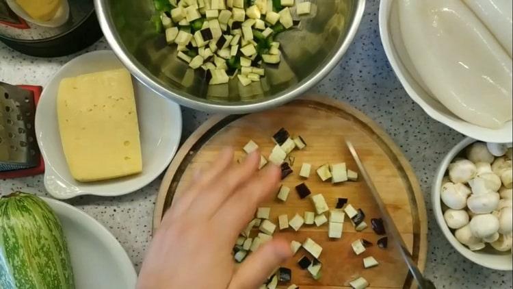 Prepara gli ingredienti per cucinare.