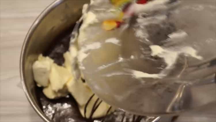 Aggiungi il burro per preparare il dessert