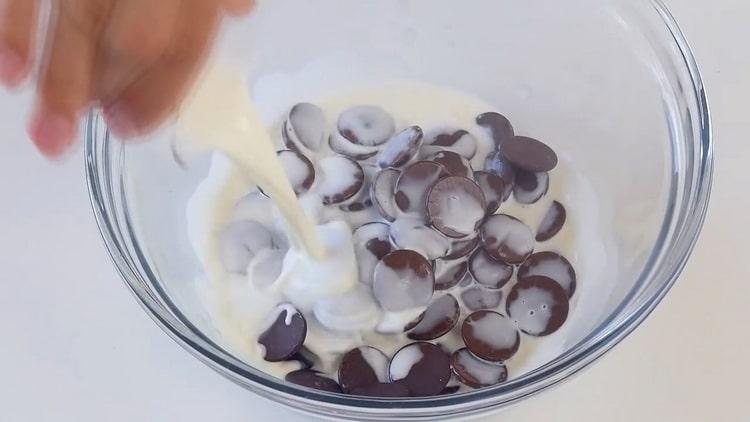 Cucinare la mousse al cioccolato