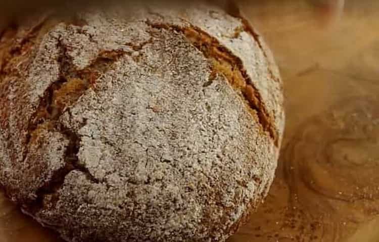 Per fare il pane d'orzo, preriscaldare il forno