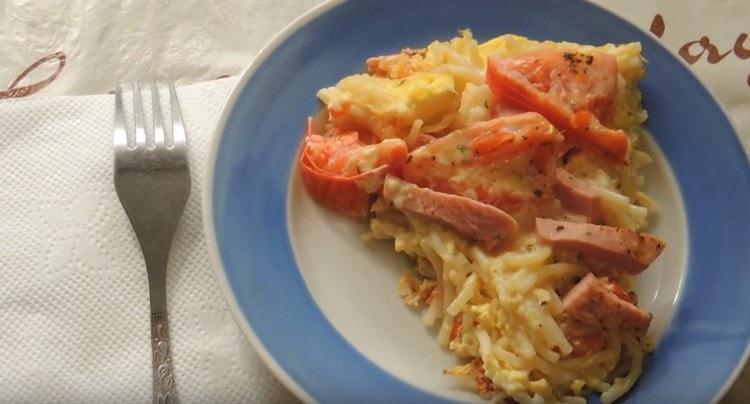 Così delizioso e veloce che puoi cucinare la pasta con un uovo in padella.