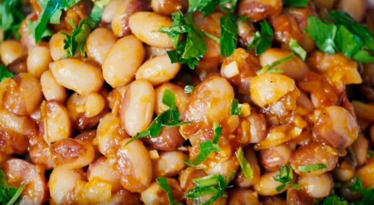 Come puoi vedere, cucinare i fagioli in una pentola a cottura lenta può essere molto semplice e veloce.