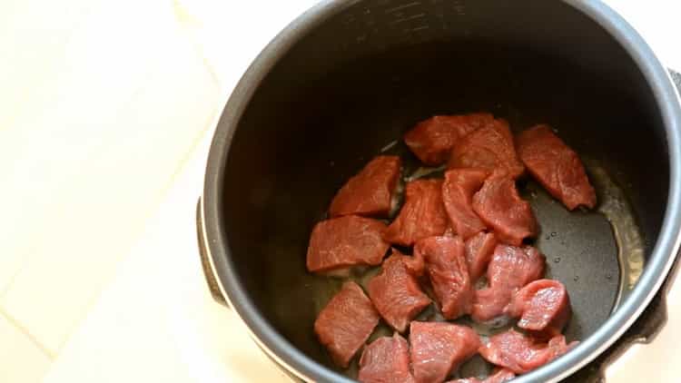 Come cucinare il grano saraceno con carne di manzo in una pentola a cottura lenta