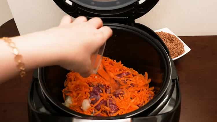 Per cucinare, prepara gli ingredienti