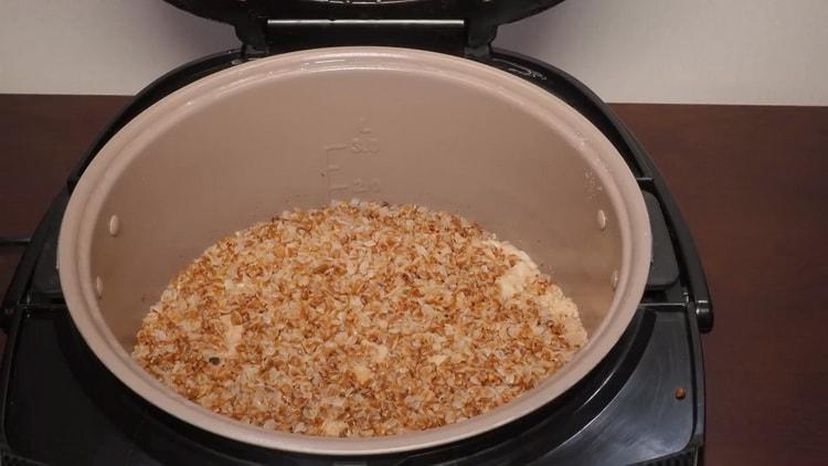 Per preparare il grano saraceno, prepara gli ingredienti