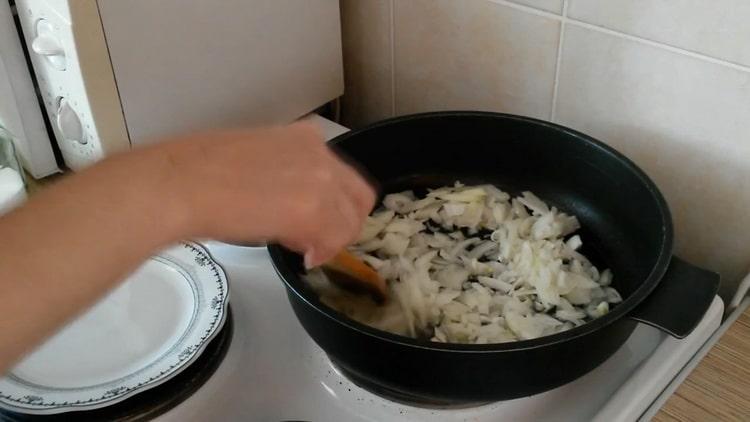 Come cucinare il grano saraceno con funghi e cipolle