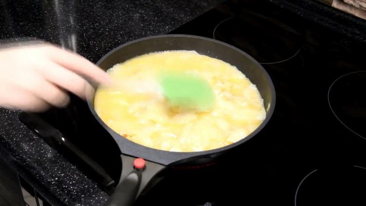 Prepara gli ingredienti per la tortilla.