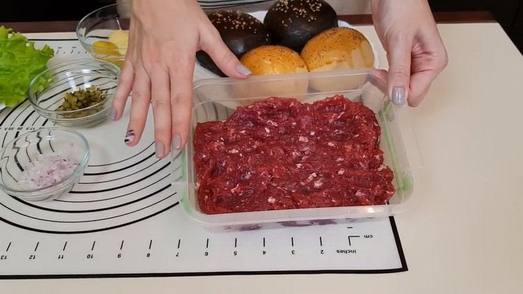 Cucinare polpette di hamburger con una ricetta semplice