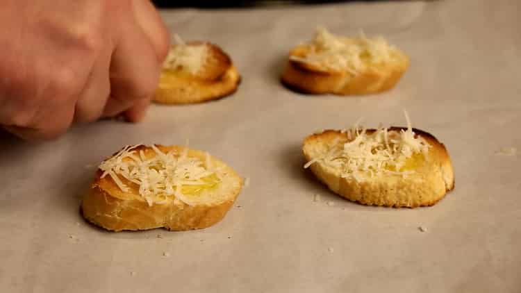 Grattugiate il formaggio per fare la zuppa