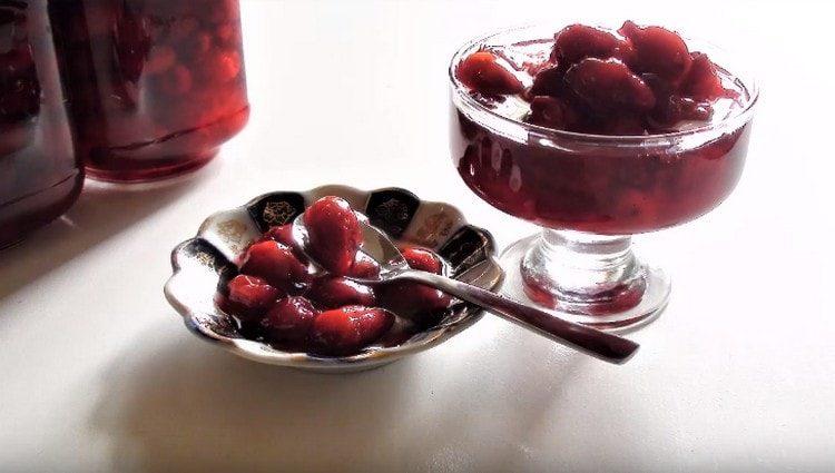 Questa ricetta ti permetterà di cucinare deliziose marmellate di corniolo a casa.