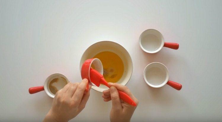 Stiamo preparando una medicazione per la nostra vinaigrette.