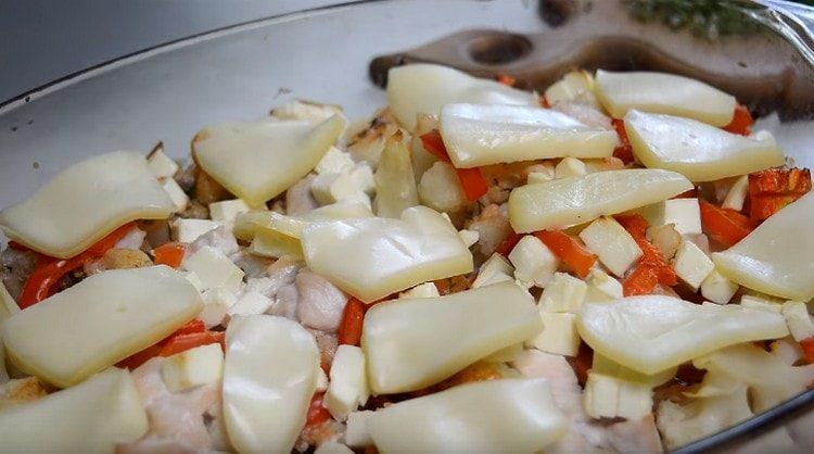 Stiamo migliorando il piatto quasi finito aggiungendo la mozzarella.