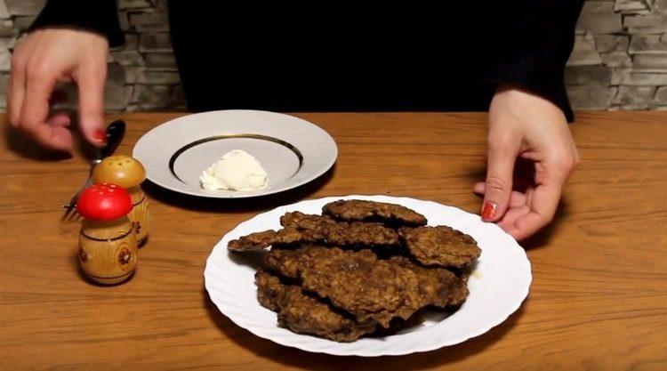 Come puoi vedere, preparare teneri polpette di fegato di fegato di maiale non è affatto difficile.