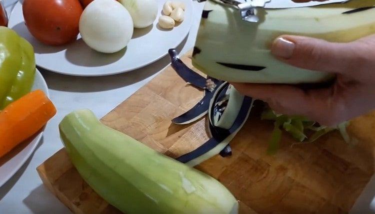 Buccia di zucchine e melanzane.