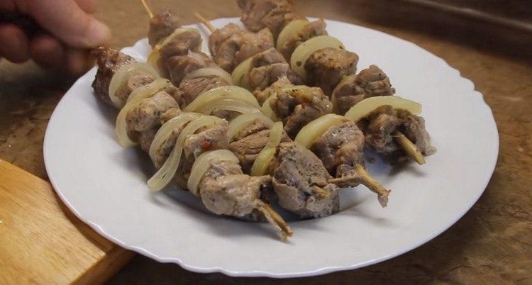 Ecco un delizioso barbecue scoperto nella nostra banca nel forno.