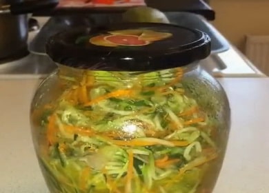 Insalata di zucchine molto gustosa e salutare 🥣