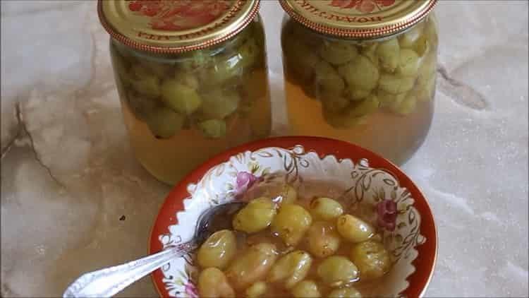 Marmellata d'uva con semi secondo una ricetta passo-passo con foto