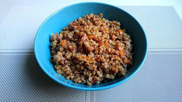 Grano saraceno con spezzatino: una cena veloce per tutta la famiglia