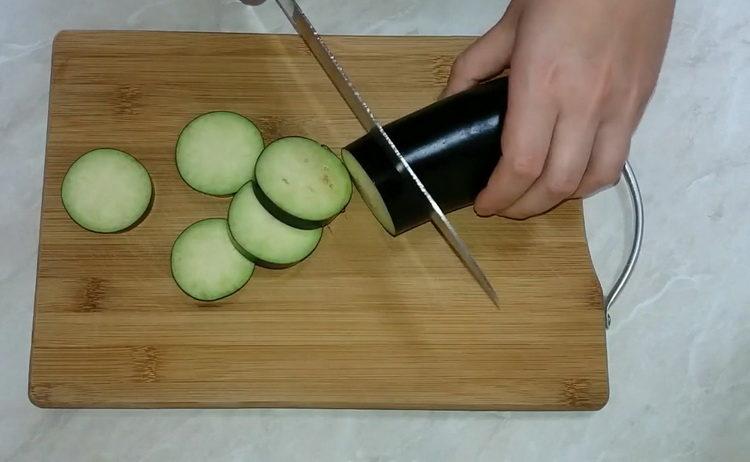 Cucinare le melanzane fritte per l'inverno