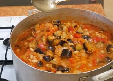 Gustosa melanzana con fagioli per l'inverno 