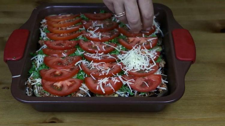 Per cucinare, tagliare i pomodori