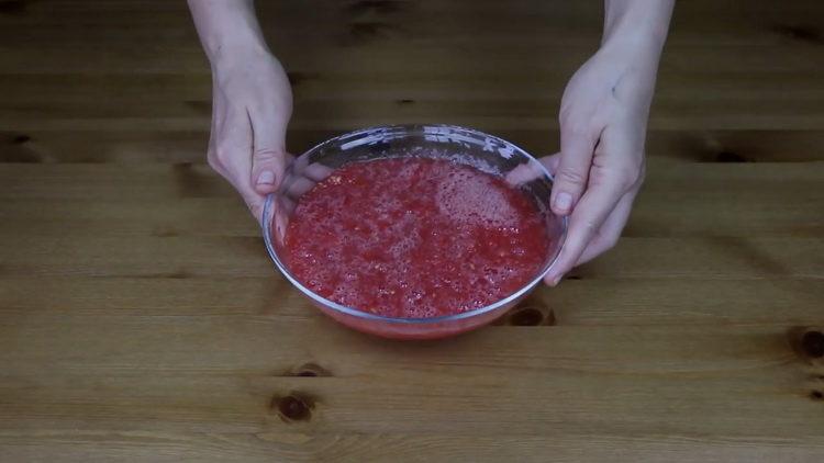 Prepara un pomodoro per cucinare