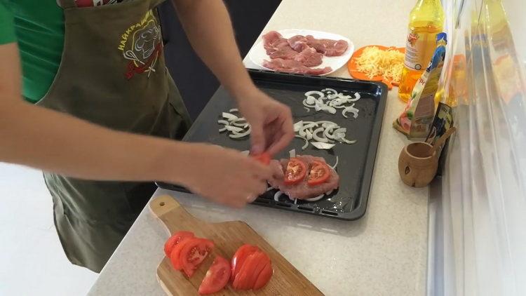 Metti la carne per cucinare