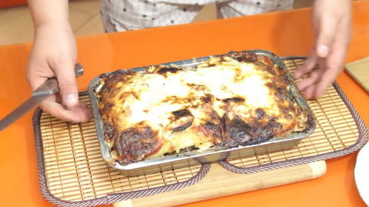 Carne francese con carne macinata secondo una ricetta graduale con foto