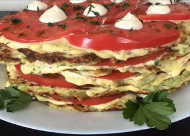 Dolce torta di zucchine con pomodori tomatoes