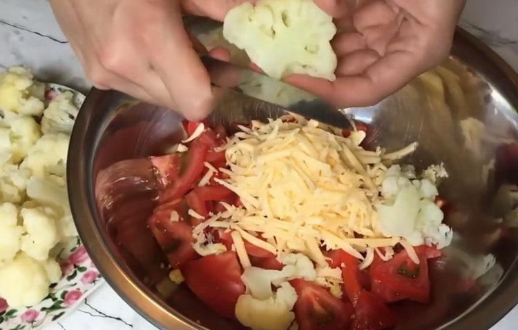 Per cucinare, tagliare il cavolo